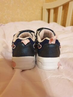 Кроссовки котофей 21р светящиеся