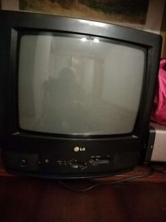 Один телевизор диагональ 54см,др поменьше на кухню