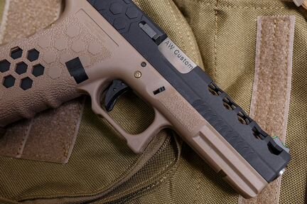 Страйкбольный пистолет Glock AW Custom VX0111