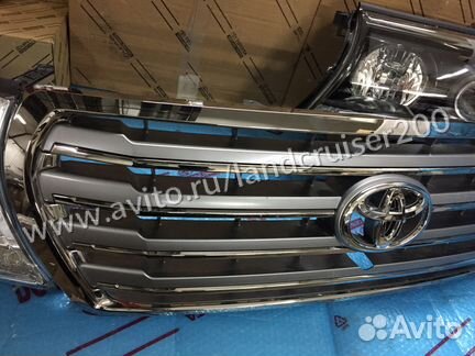 Решетка радиатора Land Cruiser 200 2012-2015 новая