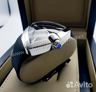 Часы Hamilton Ventura