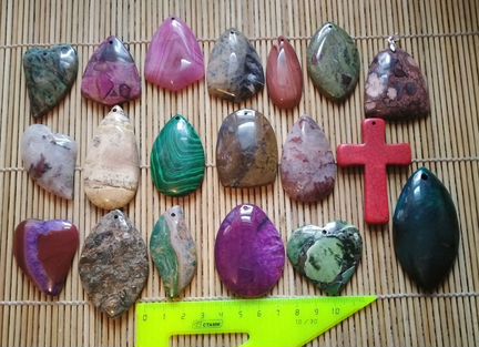 Кулоны из натурального камня