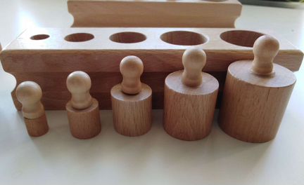 Цилиндры (гирьки, бочонки) по методике Монтессори