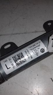 Шторка безопасности левая Туарег 10-17 7P6880741D