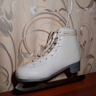 Коньки фигурные женские