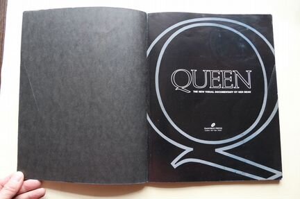 Книга про группу Queen