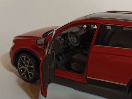 Volkswagen Tiguan 2019 Orange 1:18 Paudi