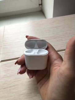 Зарядное устройство для наушников Apple AirPods