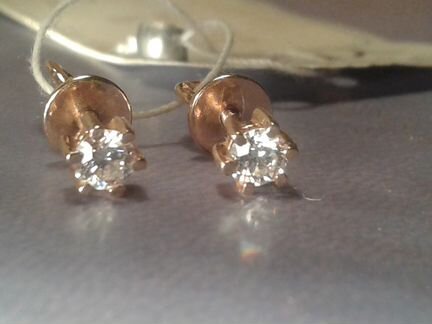 Пуссеты с чист. якутскими бриллиантами 0.35 кар. н