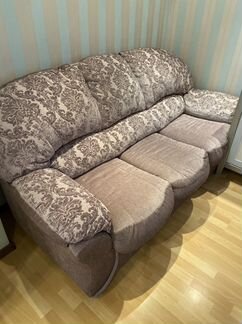 Мягкий диван с обивкой итальянской тканью