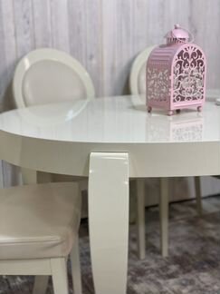 Красивый раздвижной стол