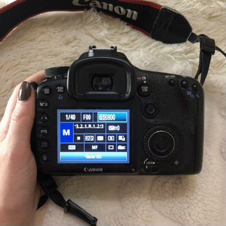 Зеркальный фотоаппарат Canon 7D + EFS 18-55mm