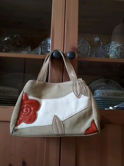 Сумки разные: бежевая, голубая, черная