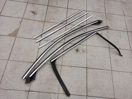 Volvo XC70 09г хром молдинг стекла двери