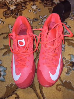 Баскетбольные кроссовки Nike