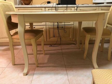 Стол кухонный со стульями