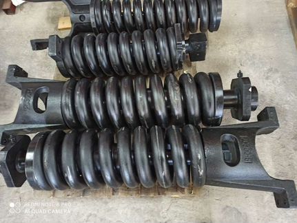 Механизм натяжения Komatsu PC300-7 207-30-74124