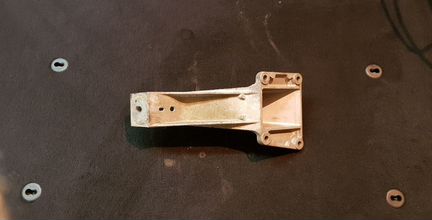 Лапа кронштейн двигателя левый M52 M54 BMW E39