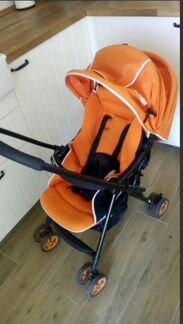 Ультралёгкая японская коляска Combi лицом к маме