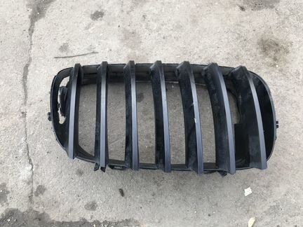 Ноздри решетка радиатора Правая BMW X5M e70