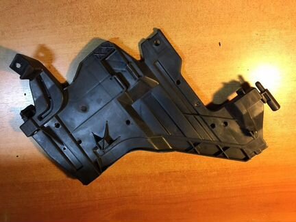 Кронштейн крепления фары Ауди A4 B8