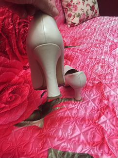 Туфли лодочки на каблуке, р. 38.5