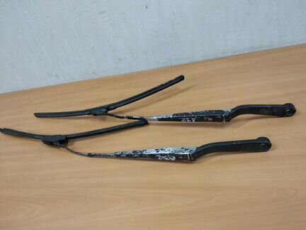 Поводок дворнков Nissan Maxima A32