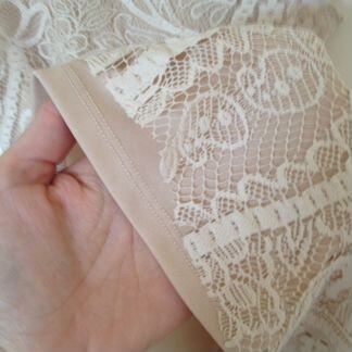 Платье кружевное нарядное