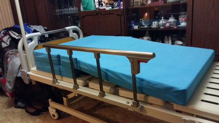 Кровать медицинская