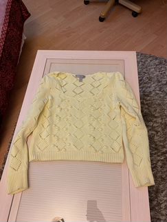 Джемпер с квадратным вырезом и шишечками