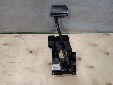 Педаль тормоза Mercedes Benz W203 C203