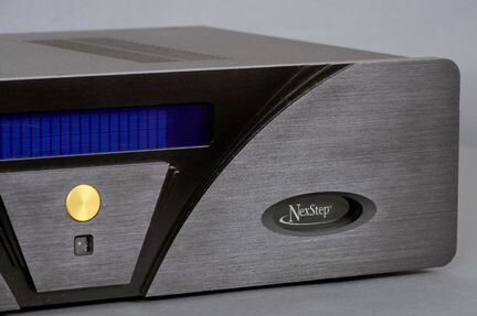 Hi-End предусилитель AV-процессор Legacy NexStep