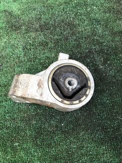 Опора двигателя правая Mitsubishi Space Star DG3A