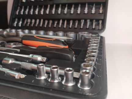 Набор инструментов для автомобиля