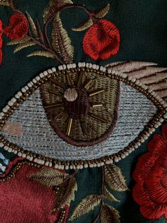 Толстовка утеплённая с вышивкой