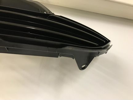 Решетка бампера honda CR-V 07-10 2.0L