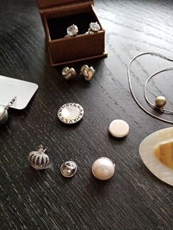 Броши, серьги