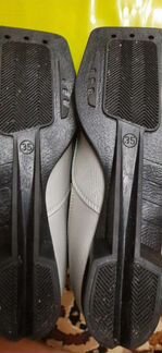 Лыжные ботинки р 35