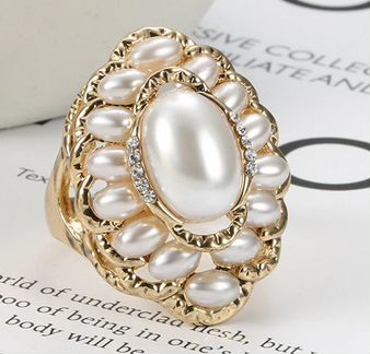 Большое жемчужное кольцо