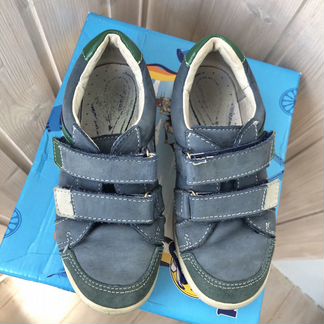 Продаются кроссовки Котофей. Размер 30