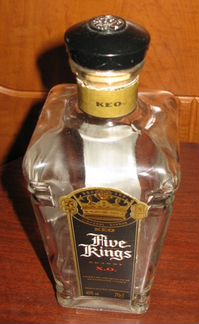 Бутылки из-под коньяка