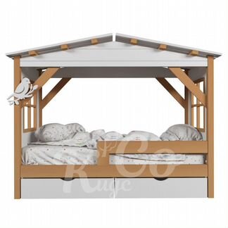 Детская кровать - домик из массива сосны 
