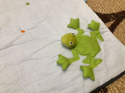 Продаю Развивающий коврик IKEA(118*118)