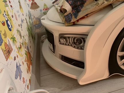 Детская кровать машинка