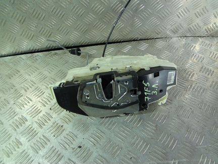 Замок двери задней левой Мерседес 221