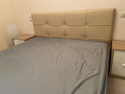 Кровать двуспальная с подъёмным механизмом