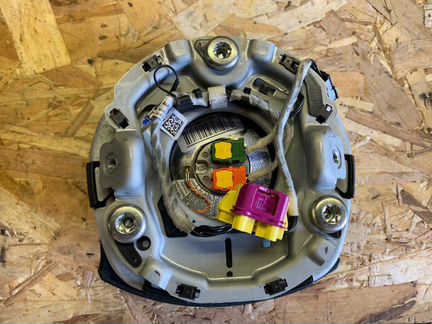 Подушка безопасности водителя Audi A8 D3/4E (реста